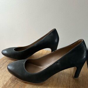 Ecco Classic Black Pumps